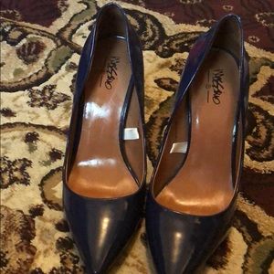 Size 8 blue heels